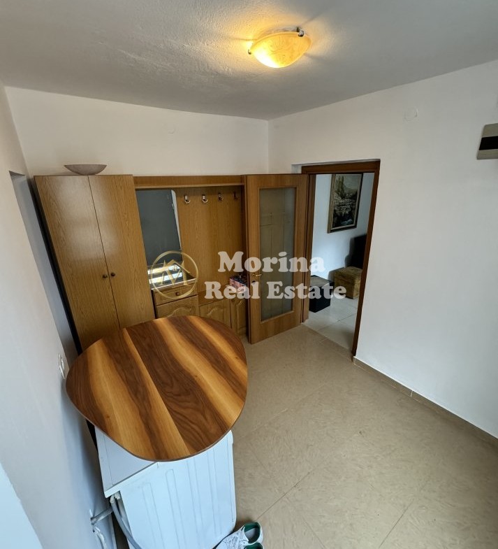Tirane, jepet me qera shtepi 4+1 Kati 1, 200 m² 750 € (Brryli/Rruga Kont Leopold Bertold-Bar Votra)