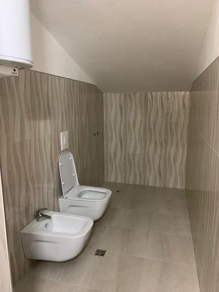 Tirane, jepet me qera apartament duplex Dublex Kati 4, 150 m² 400 € 