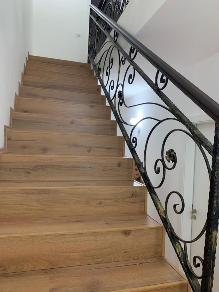 Tirane, jepet me qera apartament duplex Dublex Kati 4, 150 m² 400 € 