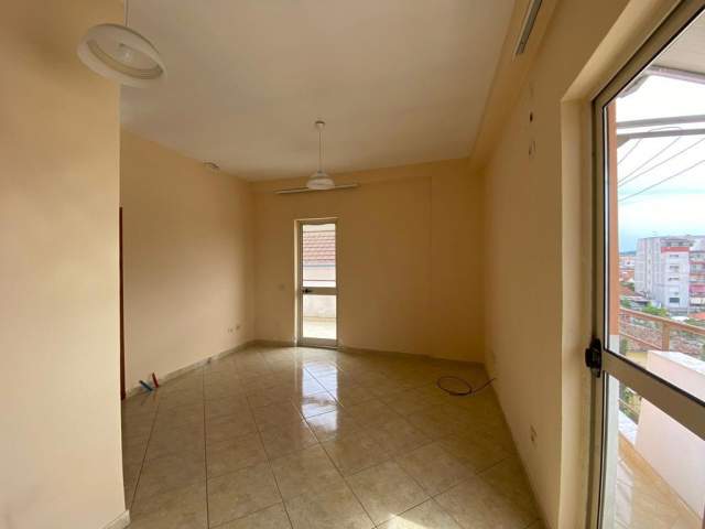 Tirane, shitet apartament 1+1+A+BLK Kati 4, 68 m² 54.000 Euro/m2 (Rruga Kongresi Manastirit)