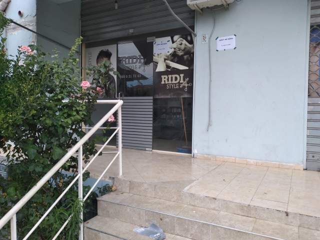 Tirane, jepet me qera ambjent biznesi Kati 1, 33 m² 20.000 Leke (Jordan Misja (perballe xhamise,pallat 9 katesh))