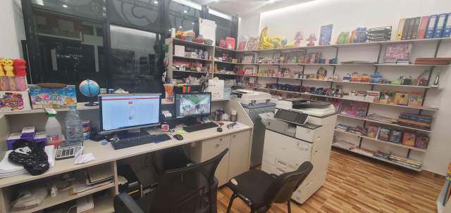 Tirane, jepet me qera dyqan Kati 0, 38 m² 30.000 Leke (Bedri Karapici)