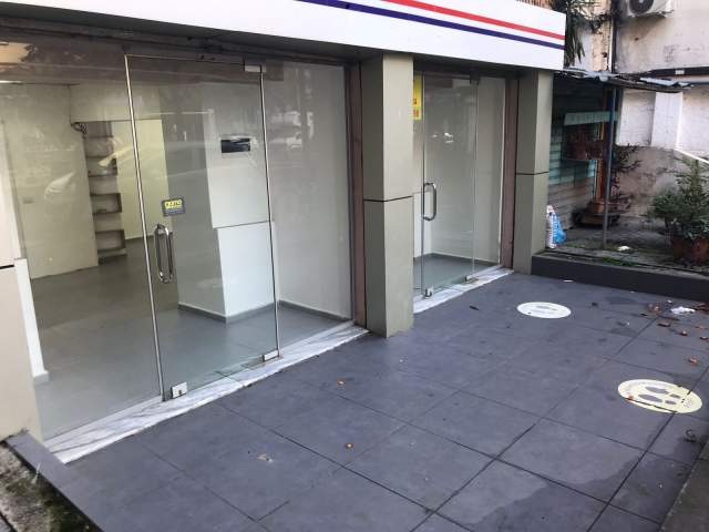 Tirane, shitet dyqan Kati 0, 37 m² 67.000 Euro (Rruga Reshit Collaku Tirane)