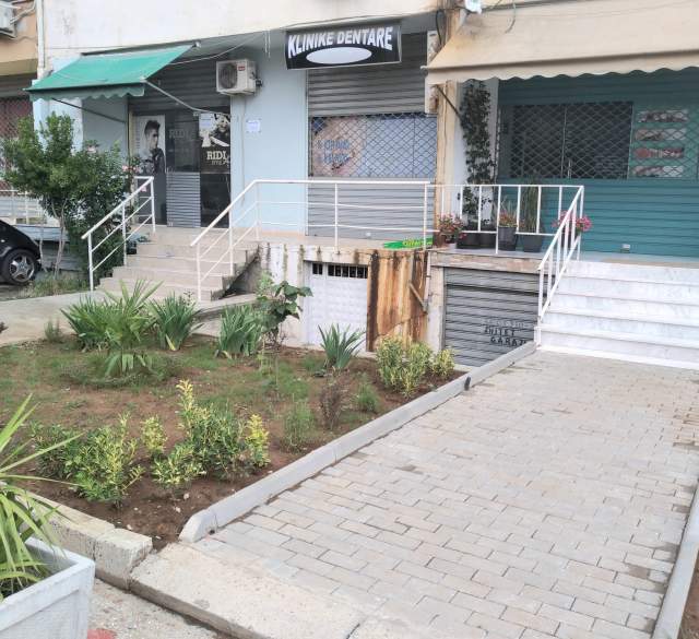Tirane, jepet me qera ambjent biznesi Kati 1, 33 m² 20.000 Leke (Jordan Misja (perballe xhamise,pallat 9 katesh))
