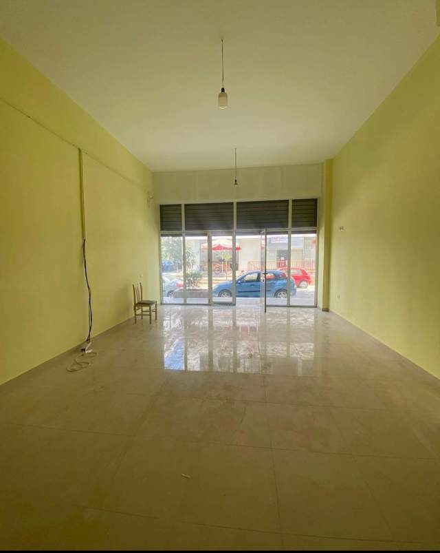 Tirane, jepet me qera dyqan Kati 1, 75 m² 25.000 Leke (yzberisht)