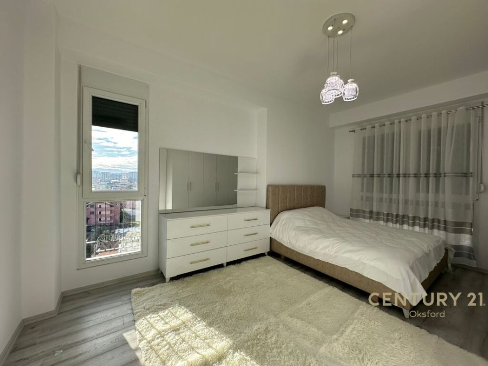 Tirane, jepet me qera apartament 2+1+Ballkon, Kati 6, 109 m² 600 € (Fusha Aviacionit)