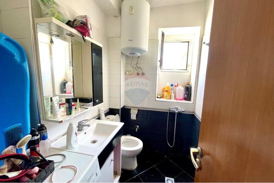 Tirane, shitet apartament 2+1+Aneks Kati 3, 72 m² 119.900 €