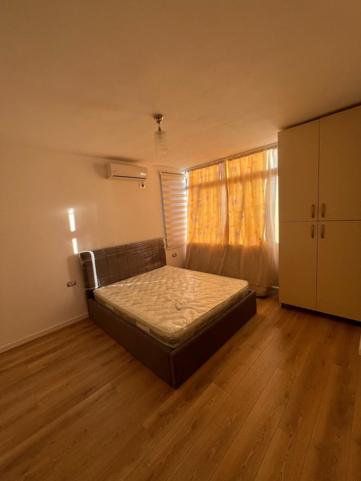 Tirane, jepet me qera apartament 1+1 Kati 5, 490 m² 490 € 