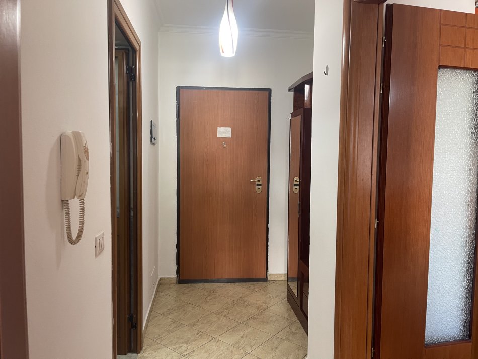 Tirane, shes apartament 1+1 ne Astir prane Rrethit 94900€ (Rruga Aleksandri i Madh)