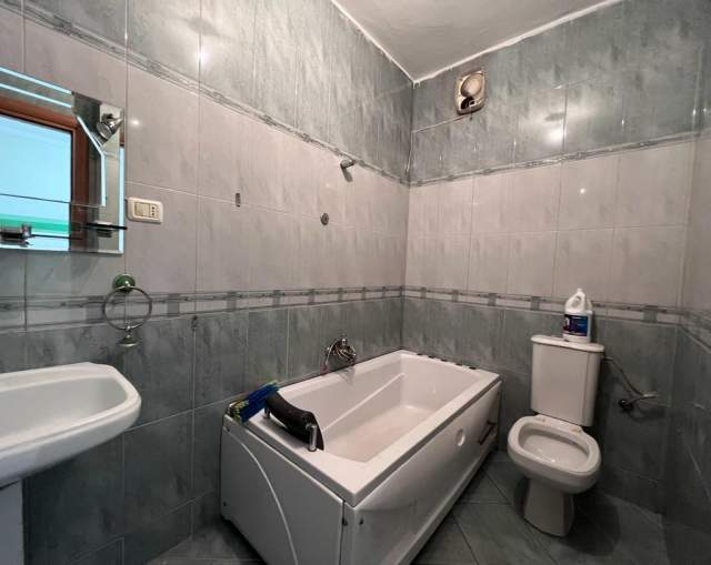Tirane, jepet me qera apartament 2+1 Kati 2, 105 m² 500 Euro (komuna parisit)