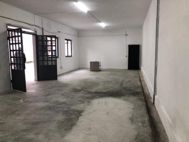 Tirane, jap me qera magazine Kati 0, 200 m² 600 Euro (Frosina Plaku)