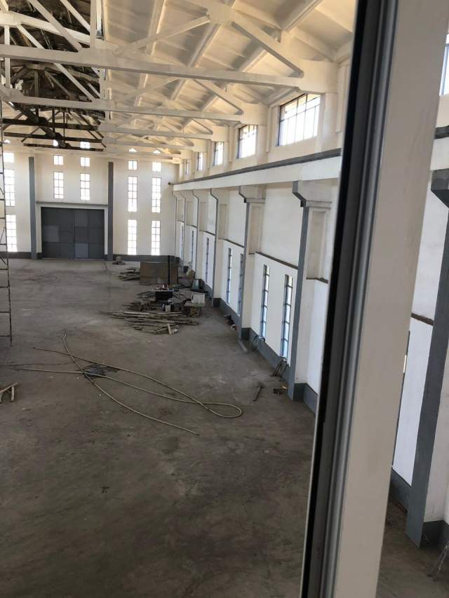 Elbasan, jepet me qera ambjent biznesi 4.000 m² 1.500 Euro