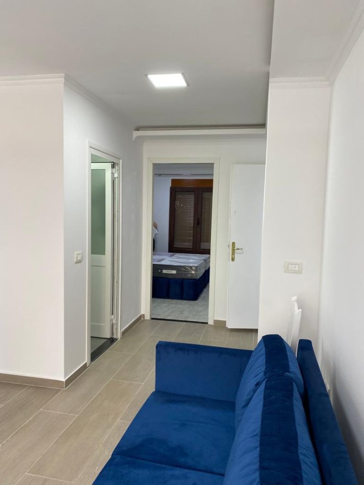 Tirane, jepet me qera apartament 1+1 Kati 1, 61 m² 400 € (QSUT Fakulteti Mjeksis)