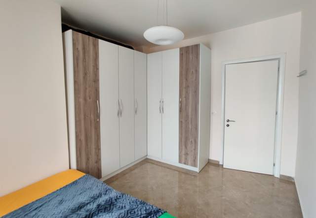 Tirane, jepet me qera apartament 65 m² 450 Euro