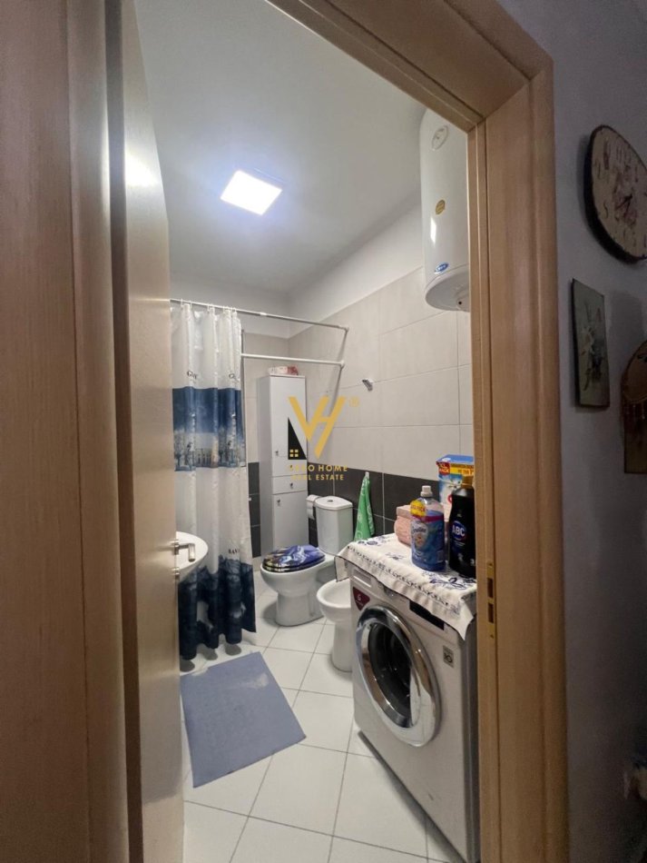okazion Tirane, shitet apartament 3+1+Ballkon Kati 8, 145 m² 160.000 € (UNAZA E RE)