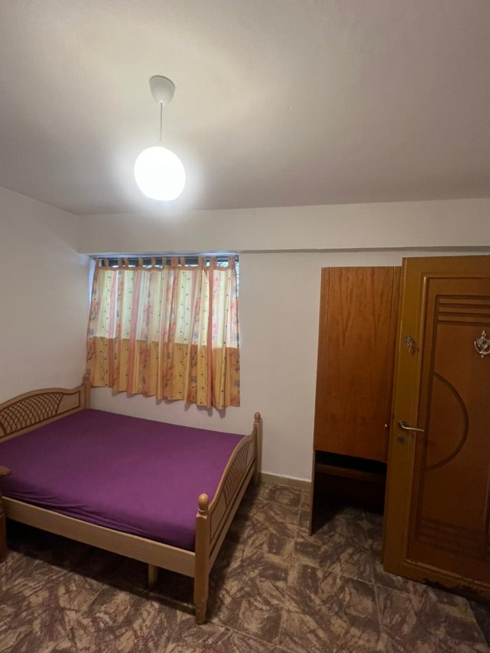 Tirane, jepet me qera apartament 1+1 Kati 1, 45 m² 300 € (Rruga e kavajes, prane Rosa Blu)