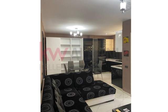 Tirane, jepet me qera Vile 2+1+BLK Kati 1, 85 m² 650 Euro (21 Dhjetori)