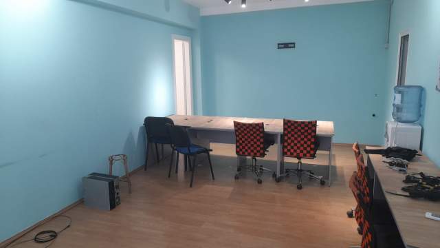 Tirane, jepet me qera zyre Kati 2, 80 m² 430  (Mine Peza)