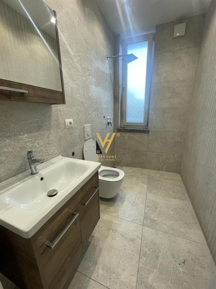 Tirane, jepet me qera zyre Kati 2, 70 m² 750 € (STADIUMI DINAMO)
