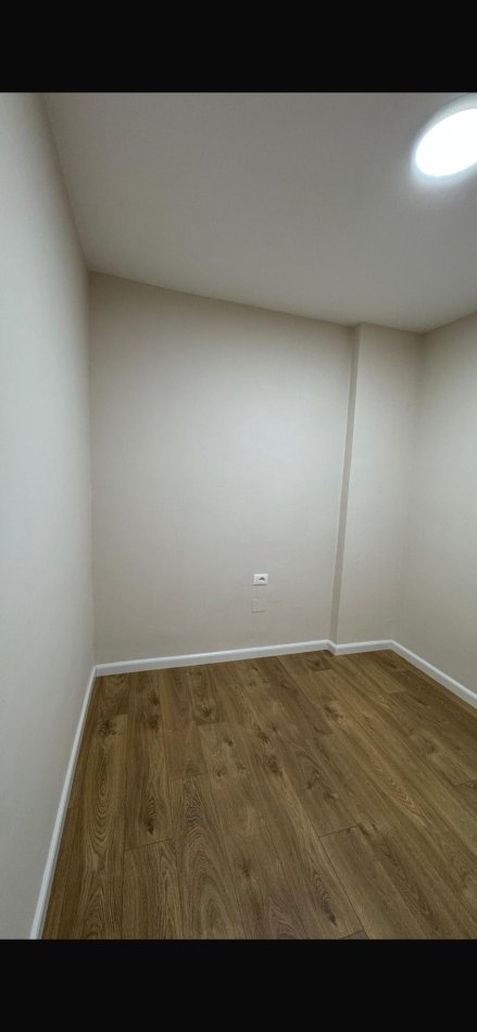 Tirane, jepet me qera apartament 2+1+Ballkon Kati 5, 70 m² 600 € (21 Dhjetori)