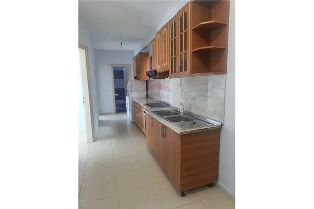 Tirane, jepet me qera apartament 2+1+BLK Kati 3, 96 m² 350 Euro (Rruga e Thesarit)