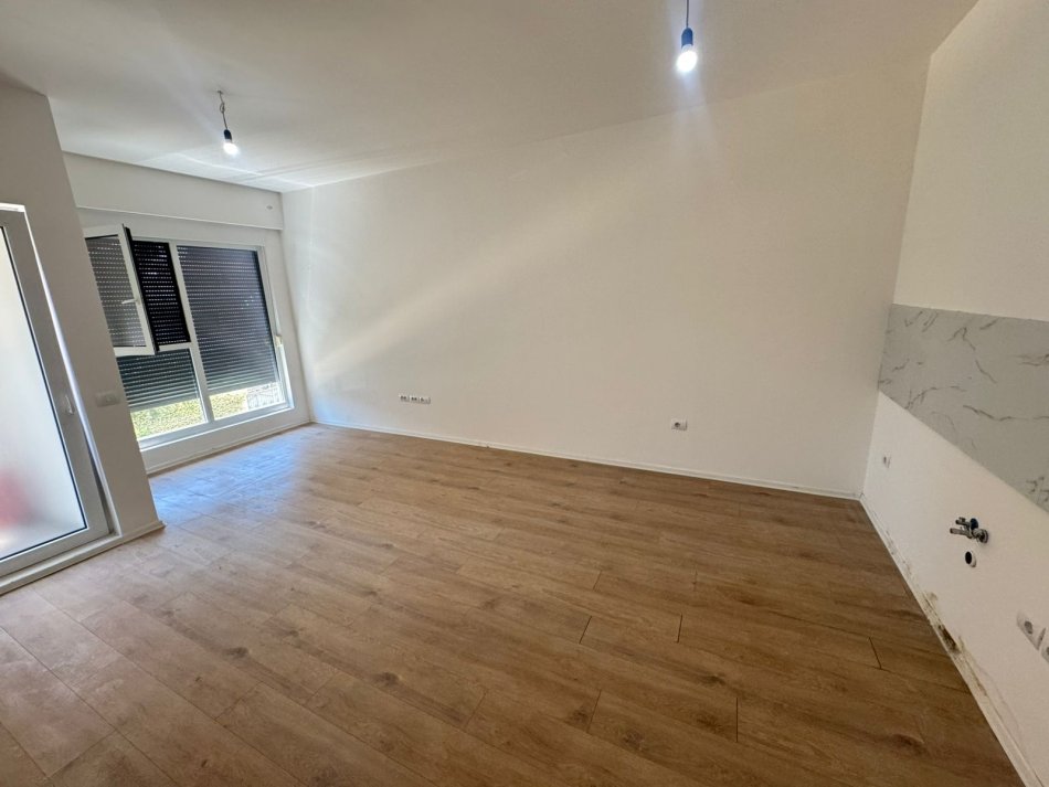 Tirane, jepet me qera apartament 2+1 Kati 2, 90 m² 450 € (rruga jordan misja)