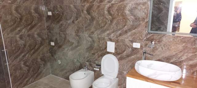 Tirane, jepet me qera apartament 3+1+A+BLK Kati 8, 132 m² 650 Euro (Rruga Ndre Mjeda)