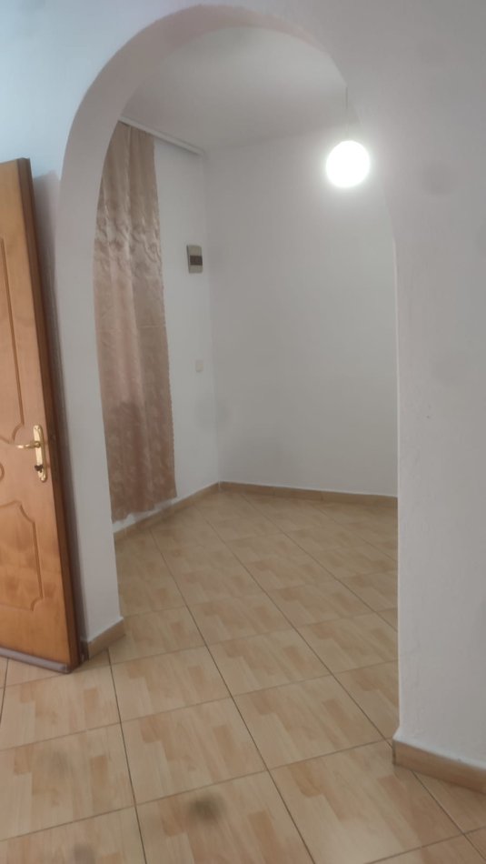 Tirane, jepet me qera apartament 2+1 Kati 3, 100 m² 300 € (Don Bosko)