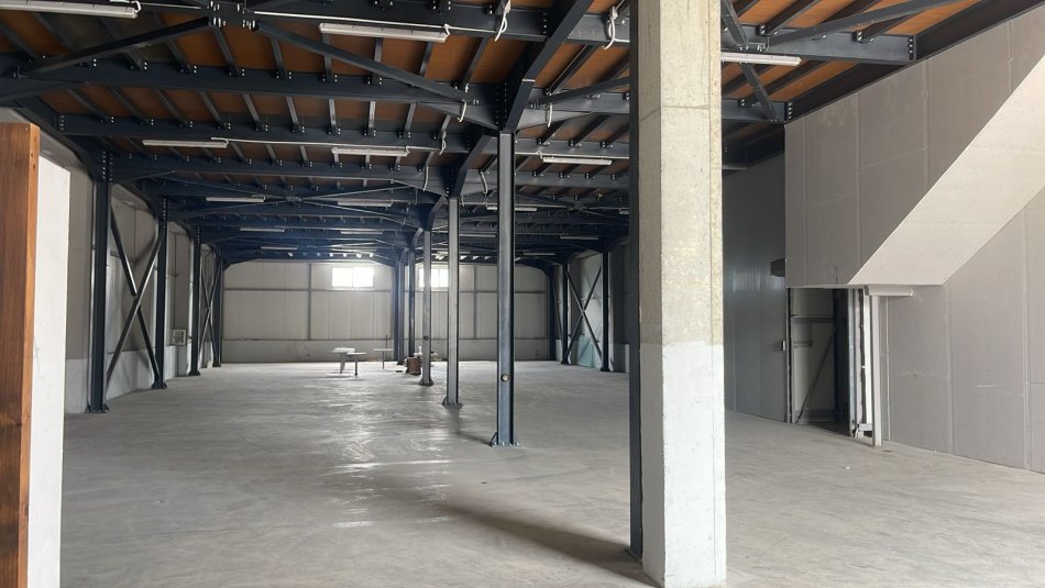 Tirane, jepet me qera magazine Kati 0, 700 m² 2.600 € (Vore, City Park)