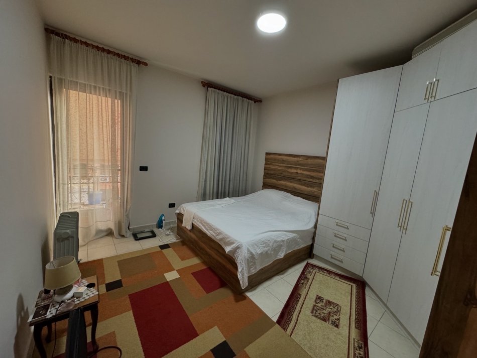 Tirane, jepet me qera apartament Kati 5, 70 m² 500 € 