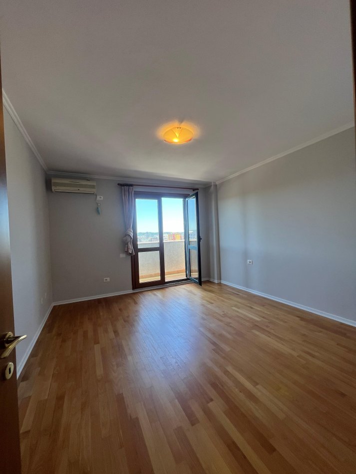 Tirane, shes apartament 2+1 Kati 7, 108 m² 175.000 € (Kinostudio)