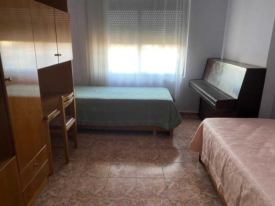 Tirane, jepet me qera apartament 2+1 , 500 € (Inxhinjeria e ndertimit)