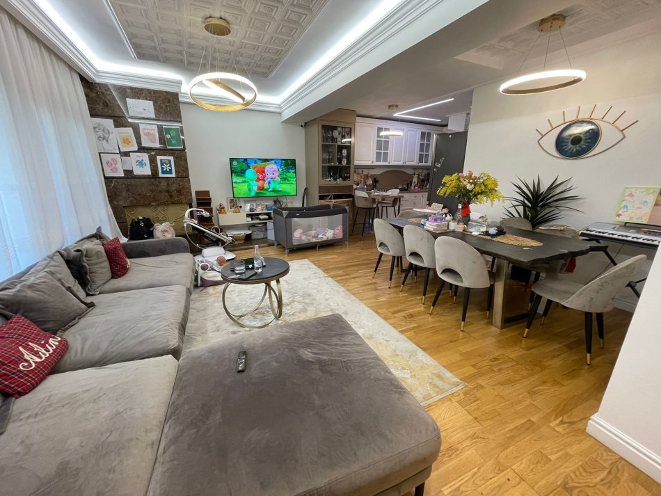 Tirane, shitet apartament 3+1, Kati 2, 182 m2 370,000€ (Rezidenca Kodra Diellit)