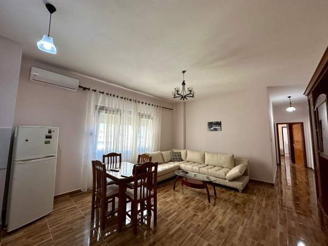 Tirane, jepet me qera apartament 2+1 Kati 4, 97 m² 550 Euro (qender)