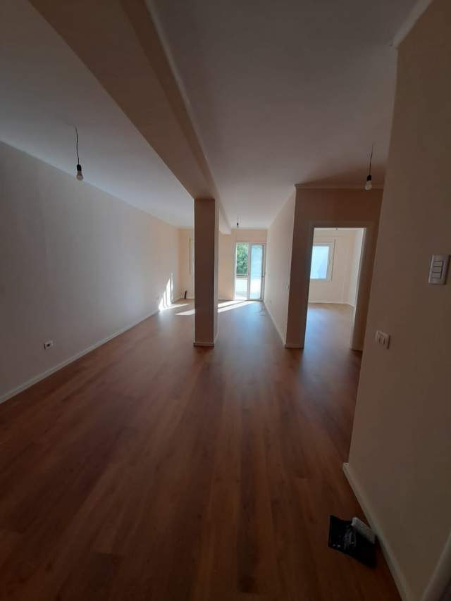 Tirane, shitet apartament 1+1+BLK Kati 4, 70 m² 65.000 Euro (fresk)