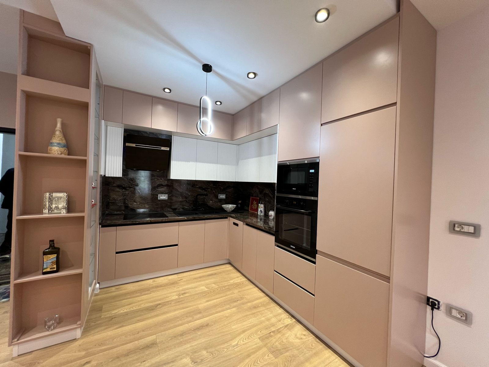 Qira Apartament 2+1+2, “ Liqeni i Farkës.”, Tiranë.