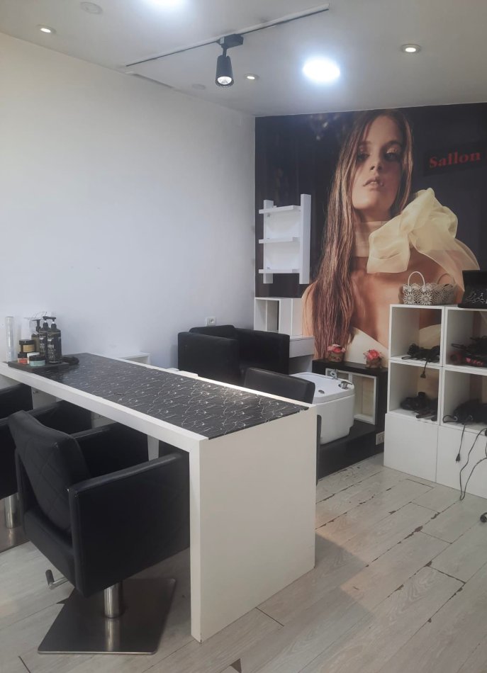 Tirane, jepet me qera ambjent biznesi Kati 0, 25 m² 250 € (Bllok)