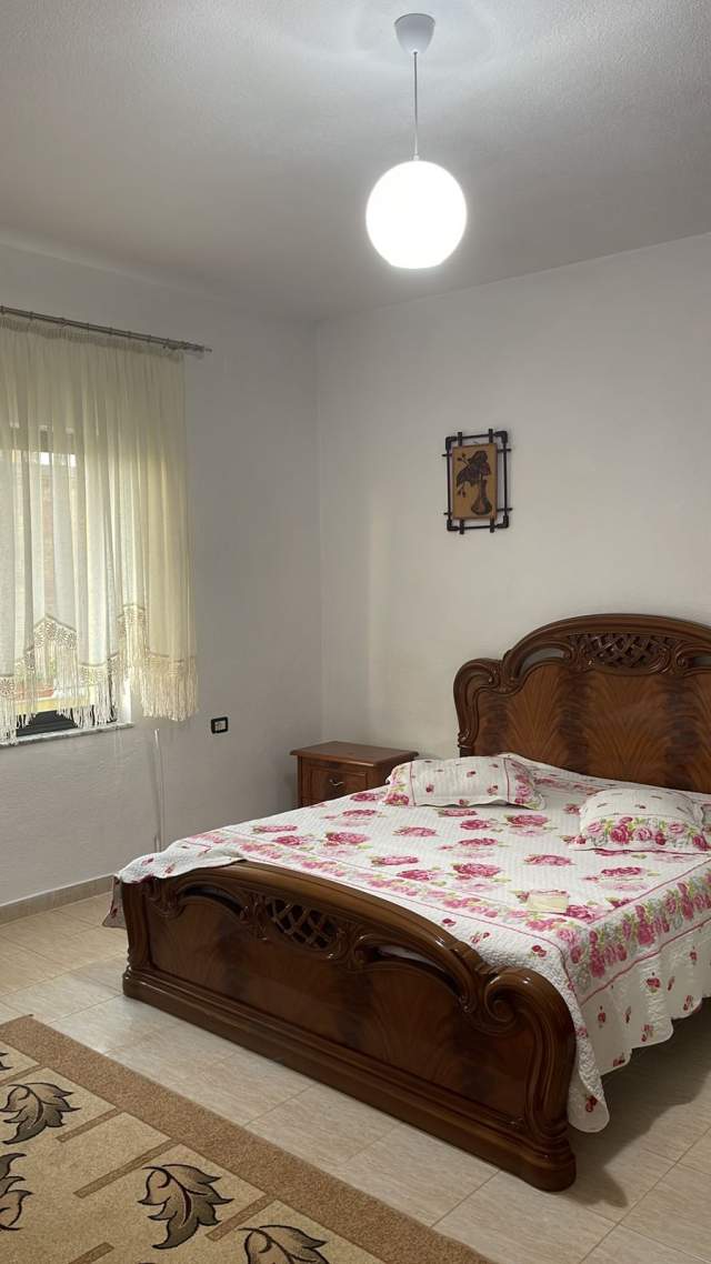 Jepet me qera apartament 2+1, kati 2, 100 m² 40.000 Leke