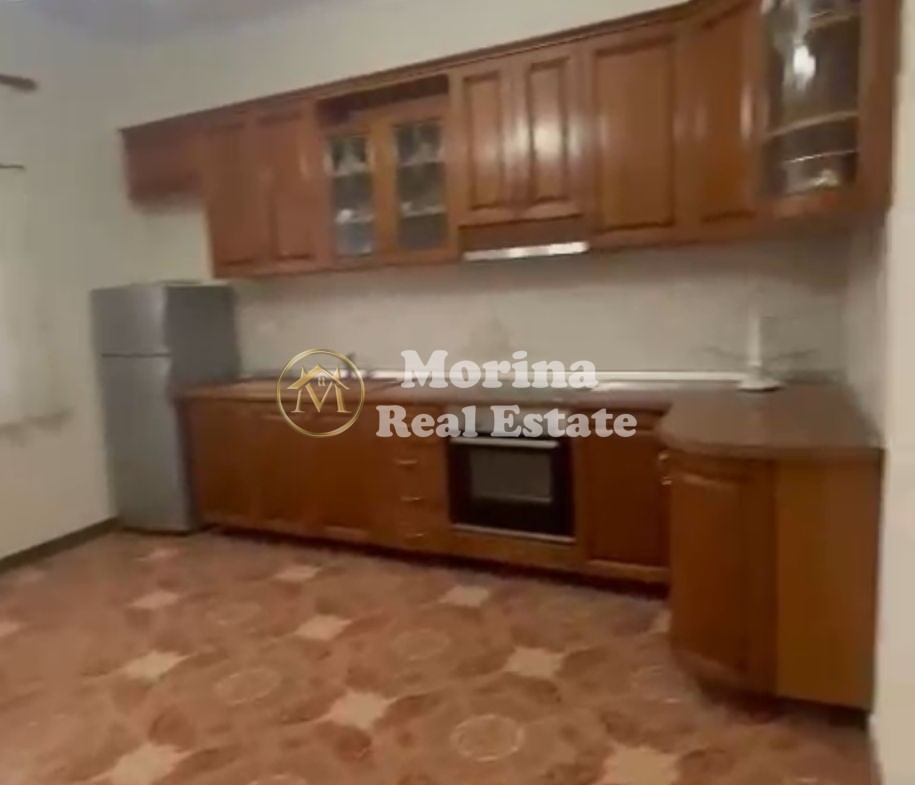 Tirane, jepet me qera shtepi 2+1 Kati 1, 150 m² 350 € (Myslym Keta)