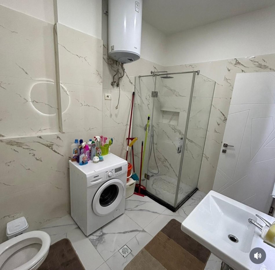Tirane, jepet me qera apartament 1+1 Kati 1, 110 m² 650 € (Rruga Peti, Liqeni i Thate)