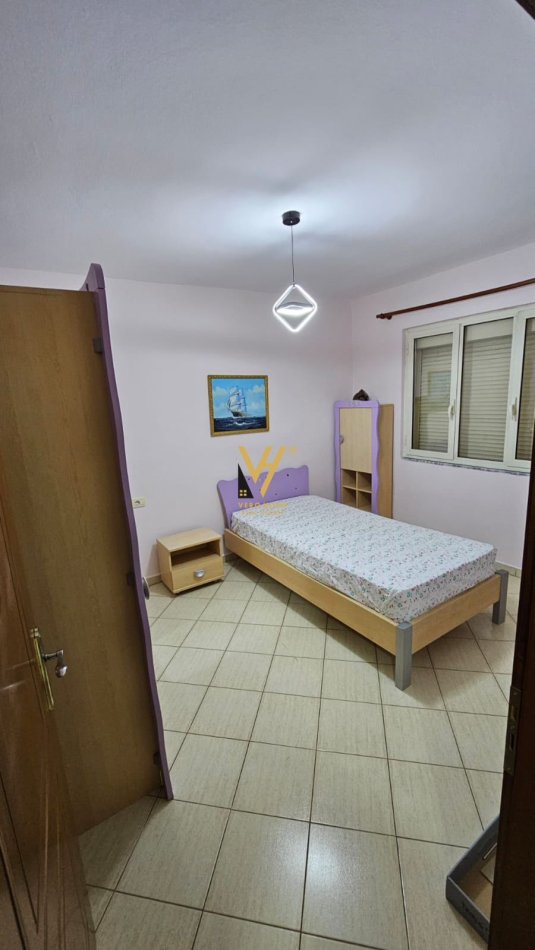 Tirane, jepet me qera apartament 2+1+Ballkon Kati 4, 67 m² 500 € (RRUGA FERIT XHAJKO)