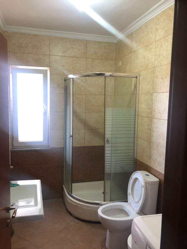 Tirane, jepet me qera apartament 1+1+BLK Kati 4, 72 m² 300 Euro (Xhanfize Keko)