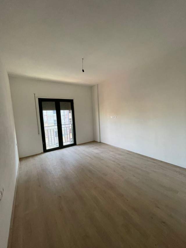 Tirane, shitet apartament 2+1+BLK Kati 5, 102 m² 140.000 Euro