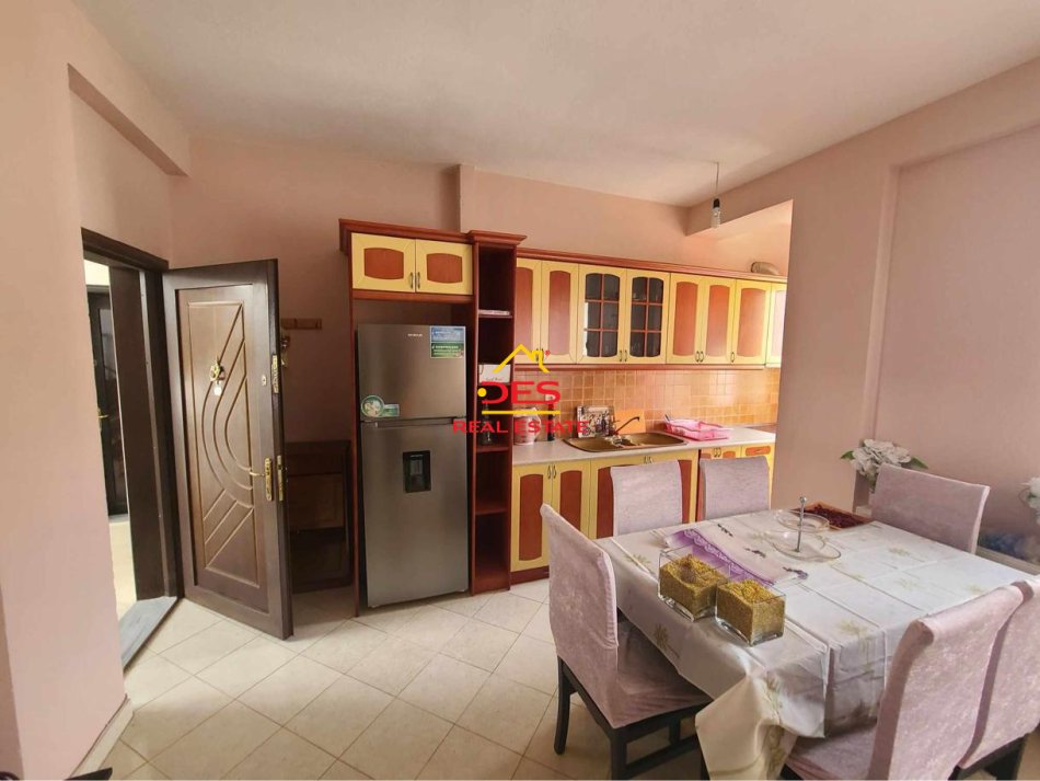 Sarande, shitet apartament 1+1+Ballkon Kati 3, 65 m² 