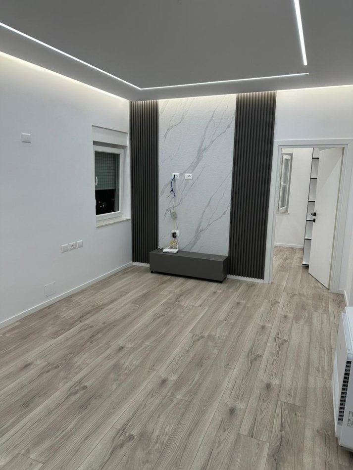 Tirane, jepet me qera apartament 2+1+Ballkon Kati 3, 62 m² 800 € (Vaso Pasha)