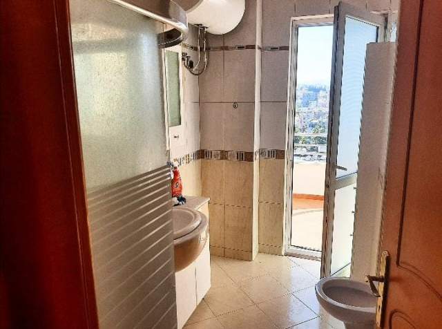 Tirane, shitet apartament 3+1+BLK Kati 8, 106 m² 135.000 Euro