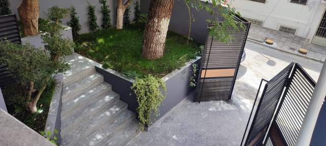 Tirane, shitet Vile 2 Katshe Kati 2, 110 m² 135.000 Euro (rruga e durresit)