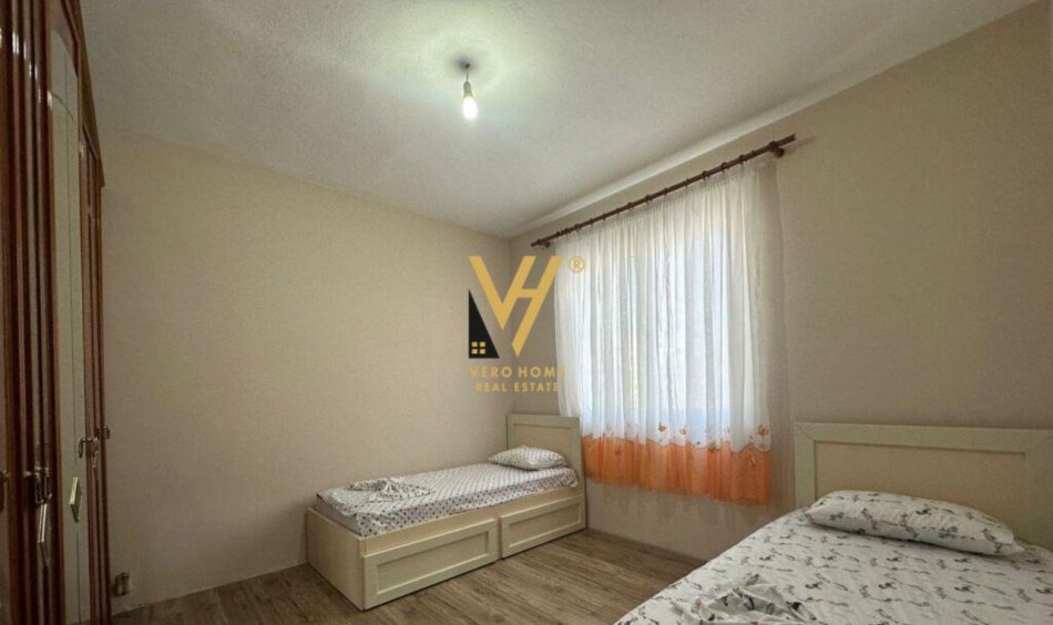 Tirane, jepet me qera apartament 2+1+Ballkon Kati 1, 133 m² 650 € (STACIONI I TRENIT )