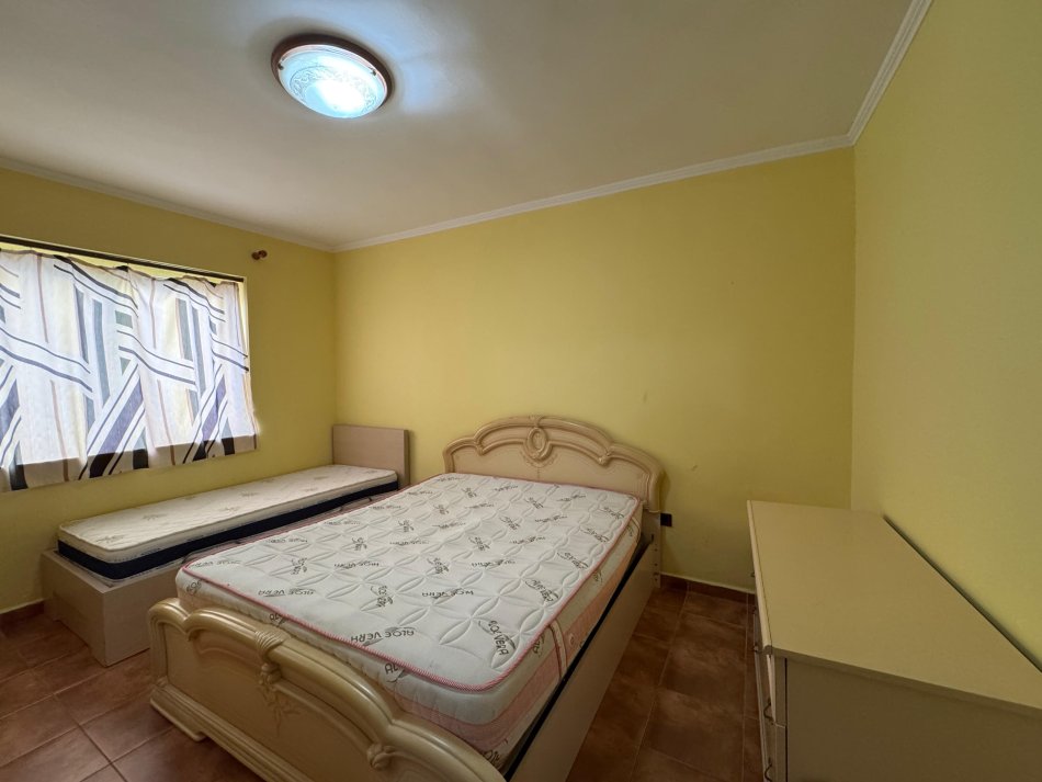 Tirane, jepet me qera apartament 1+1 Kati 5, 60 m² 500 € (Rr Grigor Heba)