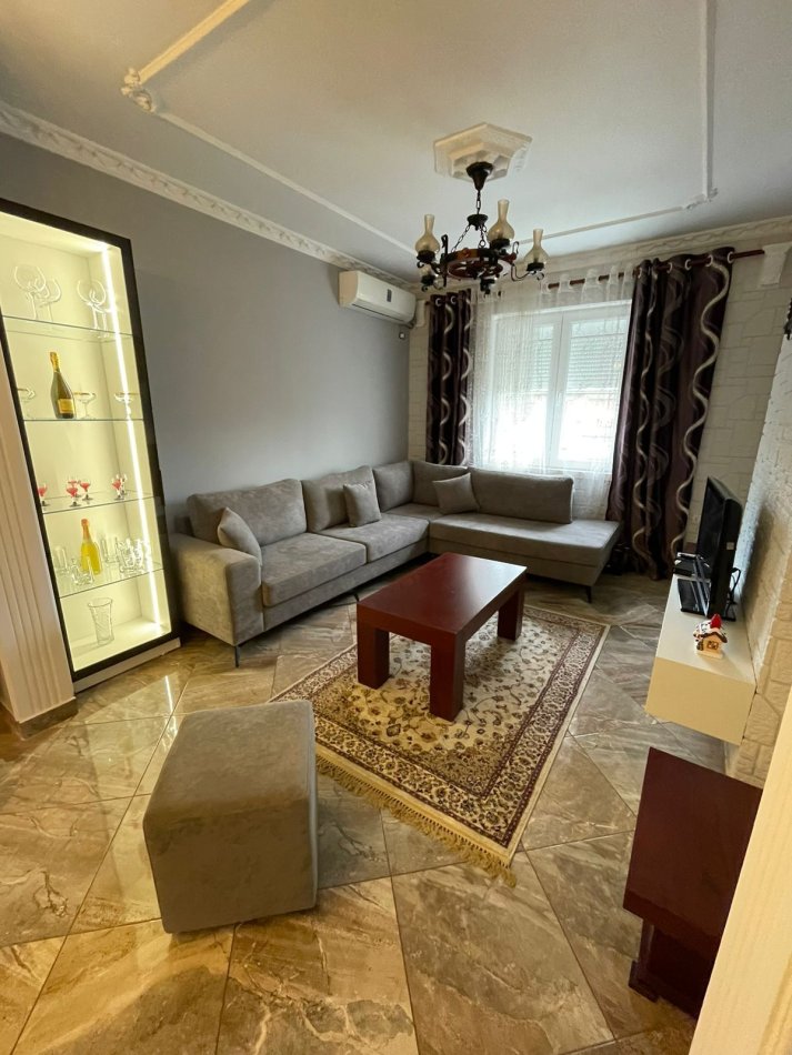 Tirane, jepet me qera apartament 2+1+Ballkon Kati 3, 91 m² 800 € (IBRAHIM RUGOVA BLLOK TIRANE)